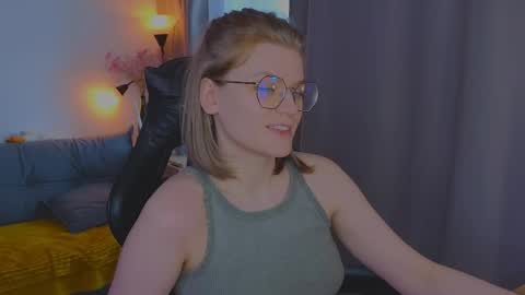  JessieVibes online show from April 18, 2:08 pm