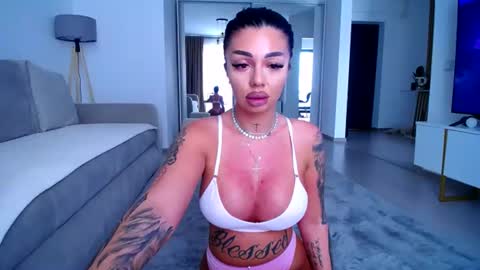 Jess online show from July 3, 8:53 am
