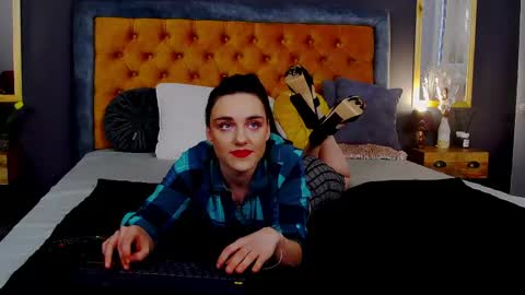 Jessica White online show from April 14, 4:23 am