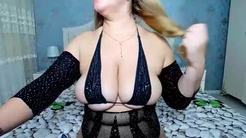 Snapshot of jessicalove20 chatting on October 21, 2:59 am single mommy online show from October 21, 2:59 am