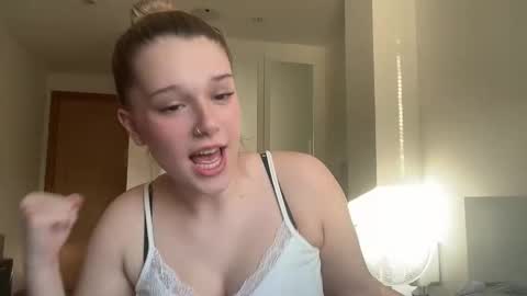 Jessica online show from April 7, 5:26 pm