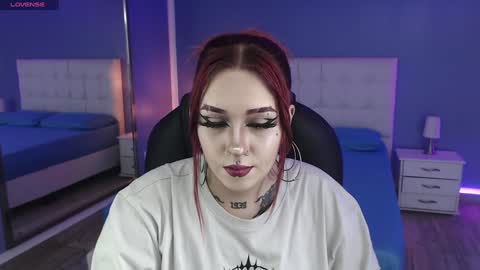 Snapshot of jessie_williams_01 chatting on December 21, 12:20 am Your Sweet Angel online show from December 21, 12:20 am