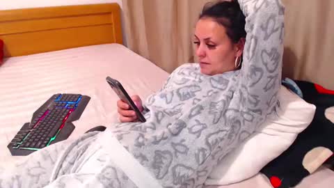 jessiestar3 online show from April 13, 7:25 pm