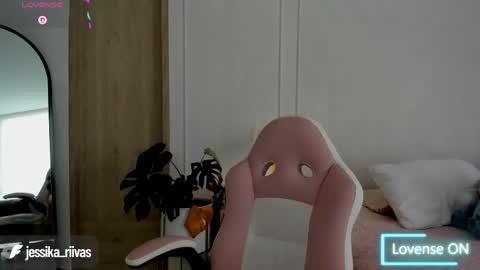    online show from April 14, 4:29 pm