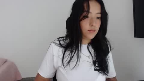 Snapshot of jjulietha95 chatting on December 17, 11:17 am Julieta online show from December 17, 11:17 am