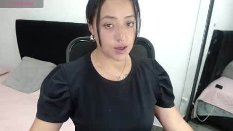 Snapshot of jjulietha95 chatting on October 7, 2:05 am Julieta online show from October 7, 2:05 am
