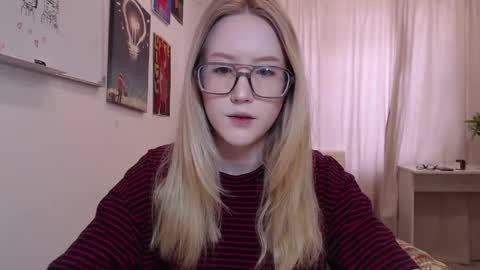 joan_kiss online show from April 30, 11:04 am