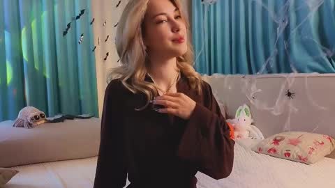 Viola online show from October 30, 11:22 am