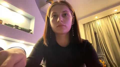 Lola online show from November 12, 6:17 pm