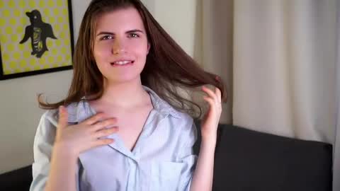 Isabel online show from April 5, 9:30 am