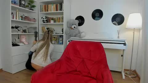 Judy online show from June 1, 9:33 am