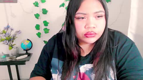 Snapshot of juicy_elenxx chatting on January 19, 9:55 pm EleN online show from January 19, 9:55 pm