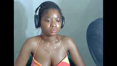 juicynpinkx online show from April 8, 9:00 am