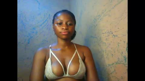 juicypiexx online show from December 15, 12:16 am