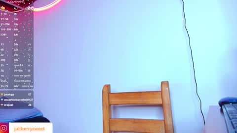 Juliana online show from March 8, 2:04 am