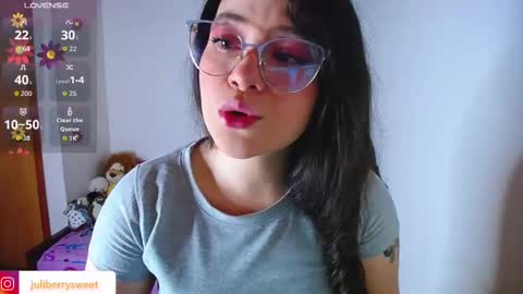 Snapshot of juli05star chatting on October 21, 3:10 am Juliana online show from October 21, 3:10 am