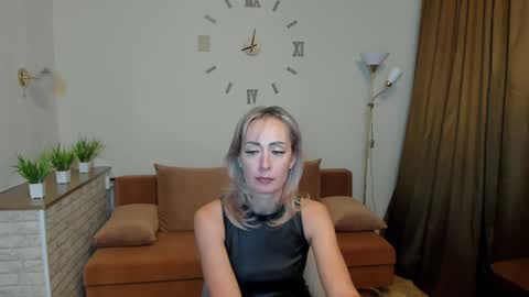 julia__cherry_ online show from January 16, 1:58 pm