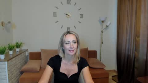julia__cherry_ online show from January 24, 12:10 pm