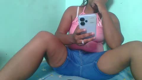 juliah02 online show from February 13, 5:16 am