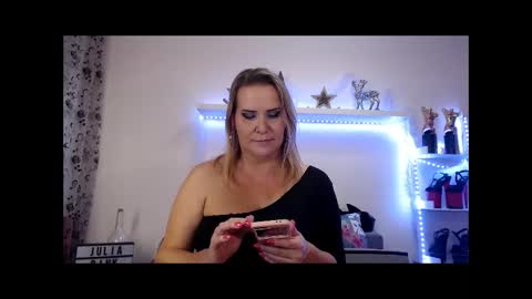 Julia online show from January 15, 8:59 pm