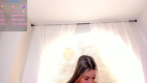 Julia Sprouse  online show from June 11, 12:46 pm