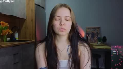 julidropp online show from March 12, 8:20 pm