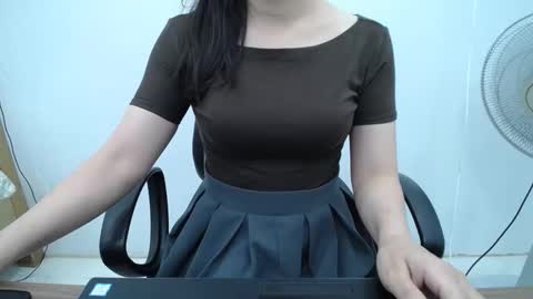 julie9x online show from April 16, 9:03 pm