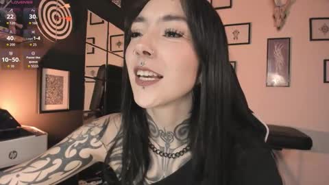 juliet_sourire online show from March 11, 1:25 pm