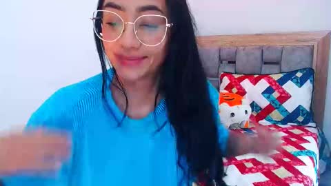 Snapshot of julieta_art1 chatting on October 26, 2:18 am julieta art1 online show from October 26, 2:18 am
