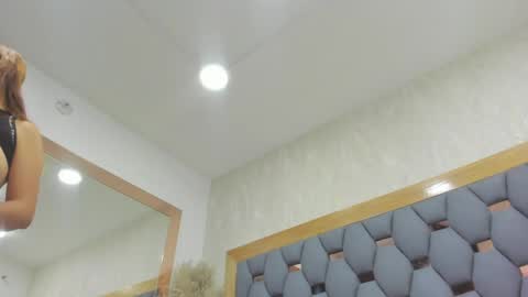 juliette_pretty_ online show from May 29, 7:56 pm