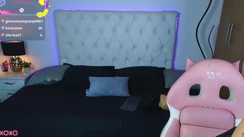 Snapshot of jullianapriv_ chatting on September 12, 2:35 pm jullianapriv_ online show from September 12, 2:35 pm