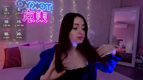 Julli online show from November 17, 5:08 am