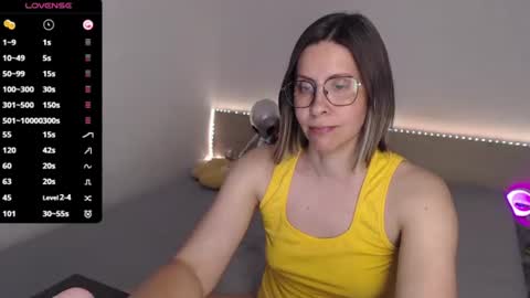 Julie online show from June 18, 3:39 pm