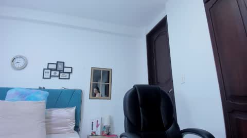 Kamilalopez online show from November 16, 1:51 am