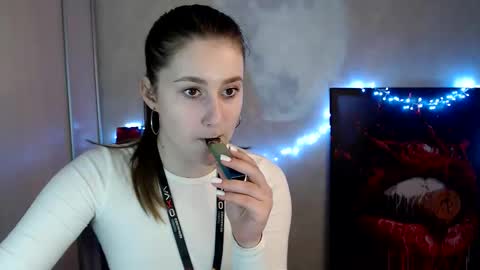 kamilla_love_ online show from April 16, 12:16 pm