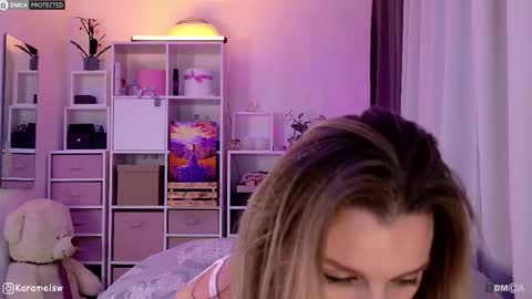 Snapshot of karamelsw chatting on October 20, 11:41 pm Julia online show from October 20, 11:41 pm