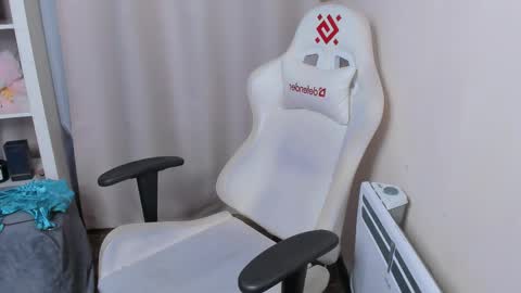 Karen online show from April 14, 12:27 pm