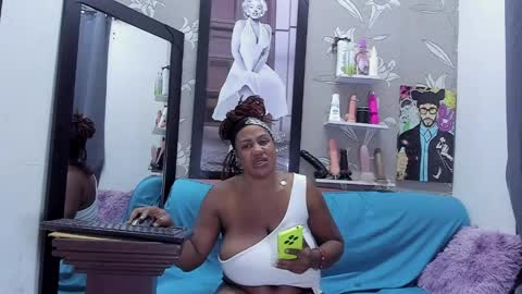 Karen online show from May 15, 10:45 pm