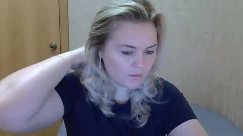 karennelsonx online show from February 27, 11:10 am