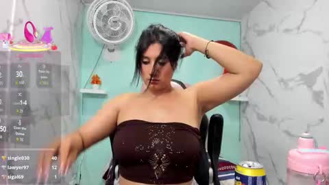 Snapshot of karime_sexygirl chatting on October 21, 3:38 pm Karime online show from October 21, 3:38 pm