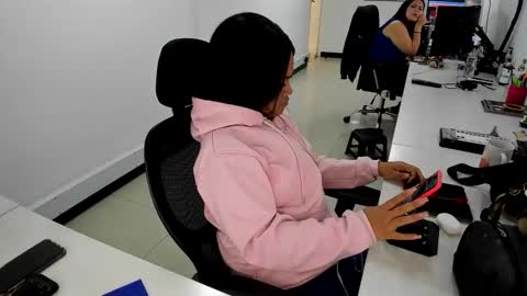 karla_cg online show from June 4, 6:34 pm