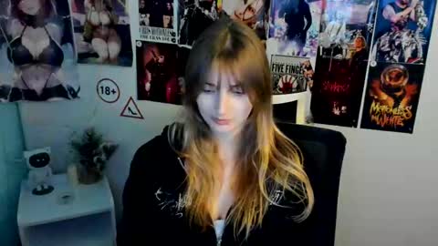 Snapshot of karla_flower chatting on October 22, 12:21 pm Karla online show from October 22, 12:21 pm