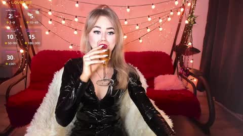 Snapshot of karolinahayes chatting on December 30, 8:54 am KarolinaHayes online show from December 30, 8:54 am