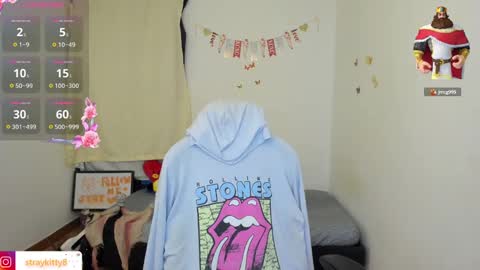 Snapshot of kat_ly_chan chatting on October 9, 1:54 am Kat       online show from October 9, 1:54 am