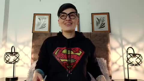 kat paradisse online show from February 22, 11:55 am