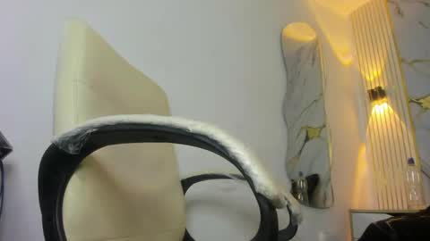 kataleya_bella online show from May 25, 7:02 pm