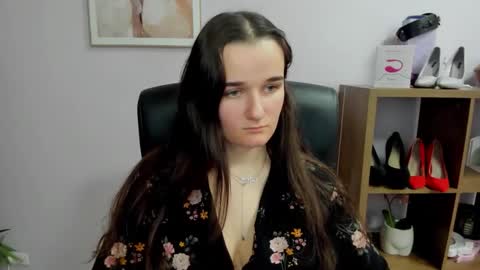 Kate  online show from November 30, 2:32 pm