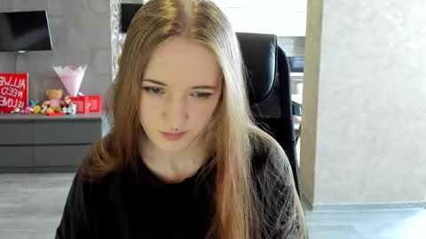 katekayer online show from May 2, 11:46 am