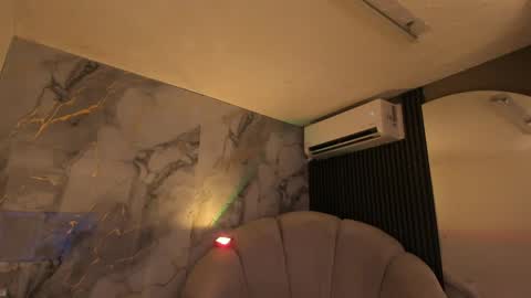 Im Katherine but call me Kate  online show from April 11, 12:20 pm