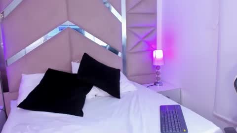 katia_hott online show from April 16, 3:40 am